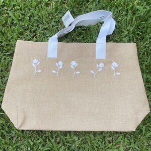 New Dillards Neutral Tote Bag 🤎🤍